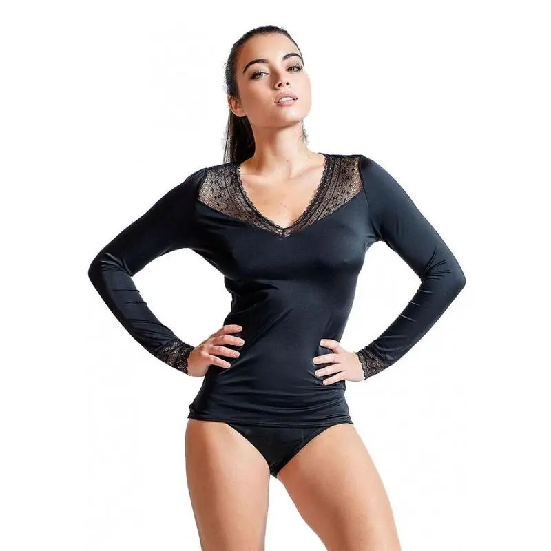 Camiseta Con Encaje, Claire Anaissa 3 Camiseta Con Encaje, Claire Anaissa