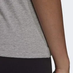 ADIDAS Camiseta LOUNGEWEAR Essentials Logo -tienda de equipos de fitness camiseta loungewear essentials logo 4