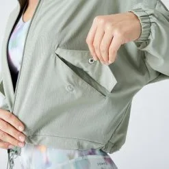 Domyos Chaqueta Fitness Verde Amplia Capucha -tienda de equipos de fitness chaqueta fitness verde amplia capucha 3