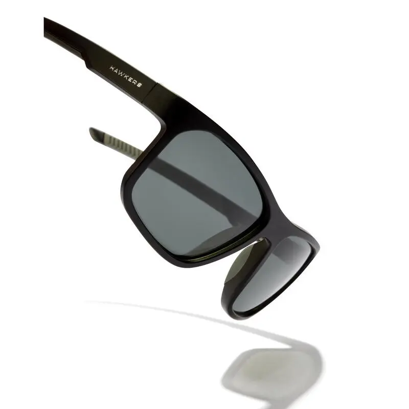 HAWKERS Gafas De Sol Para Hombre Y Mujer BLACK DARK POLARIZED - COMANECI 5 HAWKERS Gafas De Sol Para Hombre Y Mujer BLACK DARK POLARIZED - COMANECI - Imagen 3