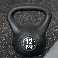 IVOL Kettlebell 12 Kg - Plástico - Para Uso Interior Y Exterior - Negro 11 IVOL Kettlebell 12 Kg - Plástico - Para Uso Interior Y Exterior - Negro -tienda de equipos de fitness kettlebell 12 kg plastico para uso interior y exterior negro 4