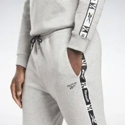 Reebok Pantalón De Chándal Training Essentials Tape 11 Reebok Pantalón De Chándal Training Essentials Tape -tienda de equipos de fitness pantalon de chandal training essentials tape 4