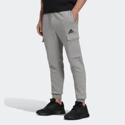 ADIDAS Pantalón Essentials Fleece Regular Tapered Cargo -tienda de equipos de fitness pantalon essentials fleece regular tapered cargo 2