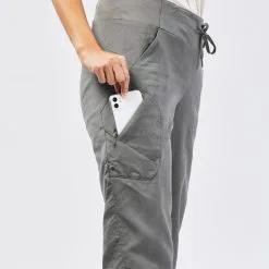 Pantalón Pirata De Montaña Y Trekking Mujer Quechua NH500 -tienda de equipos de fitness pantalon pirata de montaa y trekking mujer quechua nh500 4