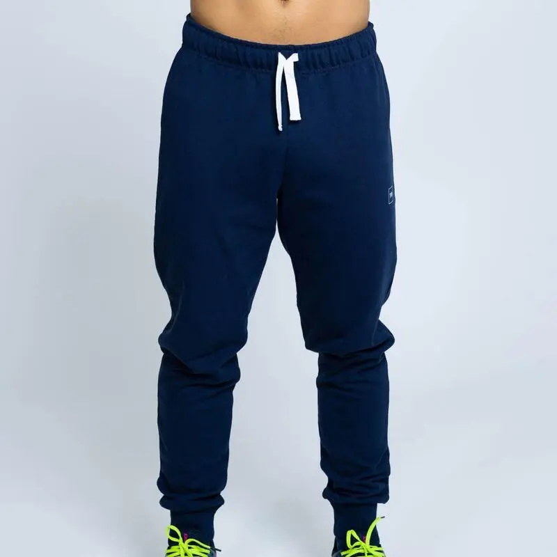 THE RUNNING REPUBLIC Pantalones Chandal 100% Algodón BCI De Hombre TRR Azul Marino 3 THE RUNNING REPUBLIC Pantalones Chandal 100% Algodón BCI De Hombre TRR Azul Marino