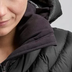 Plumífero De Montaña Y Trekking Con Capucha Mujer Forclaz MT500 -tienda de equipos de fitness plumifero de montaa y trekking con capucha mujer forclaz mt500 4