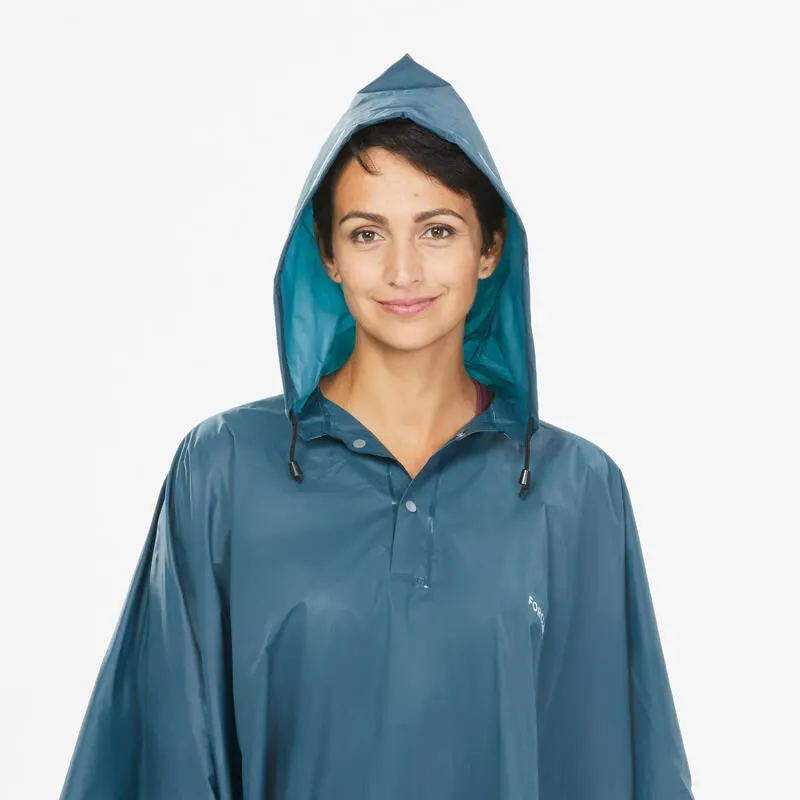 Poncho Impermeable De Montaña Y Trekking Máx. 10 Litros Adulto Forclaz 50 6 Poncho Impermeable De Montaña Y Trekking Máx. 10 Litros Adulto Forclaz 50 - Imagen 4