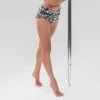 STAREVER Short De Pole Dance Blanco Con Grafismos Mujer 1 STAREVER Short De Pole Dance Blanco Con Grafismos Mujer -tienda de equipos de fitness short de pole dance blanco con grafismos mujer